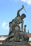 Hradčany, une statue de Ignác Platzer à l'entrée du château Royal, côté Hradcanske, Praga, Repubblica Ceca.
