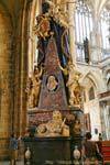 Un monument à l'intérieur de la cathédrale Sv Vit, Praga, Repubblica Ceca.