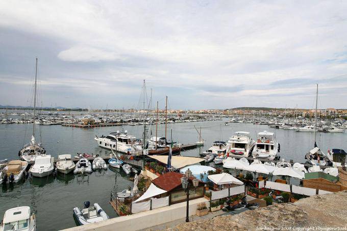 Alghero, la vista del porto dal Bastione della Maddalena - Sardegna