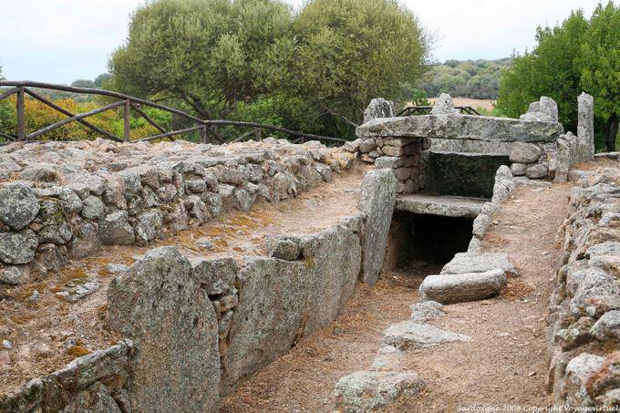 Antiche mura, Arzachena Li Lolghi - Sardegna