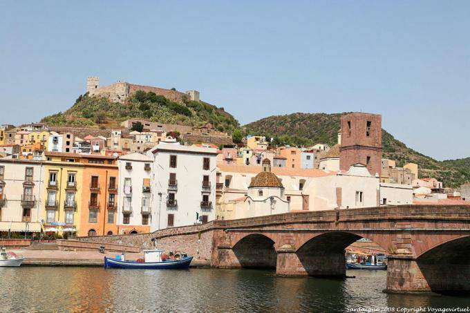 Bosa, Ponte Vecchio, Duomo e Castello - Sardegna