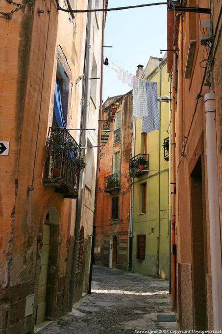Bosa, Vicolo della Scuda - Sardegna