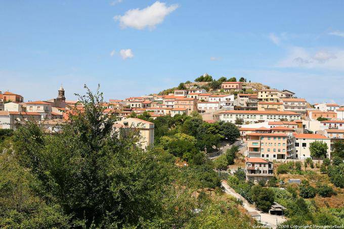 Chiaramonti villaggio paesaggio - Sardegna