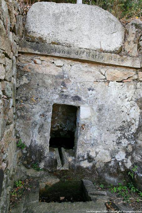 Luogosanto, Fontana di Maria Rosa - Sardegna