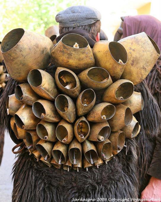 Nuoro, Festa del Redentore, sterline di campane - Sardegna