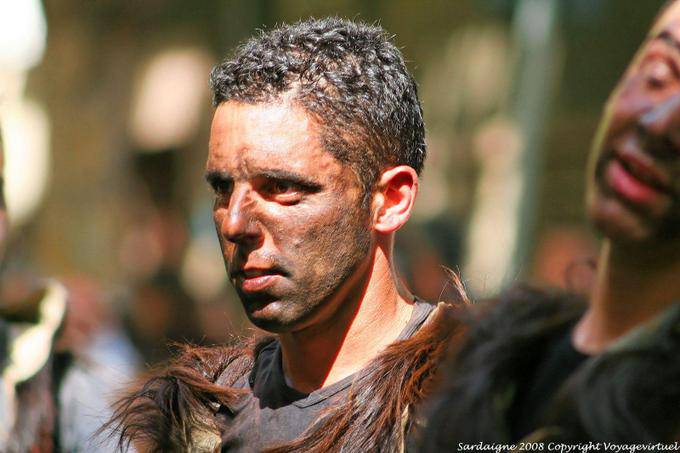 Nuoro, Festa del Redentore, Mamutzones Antigos Samugheo attesa - Sardegna