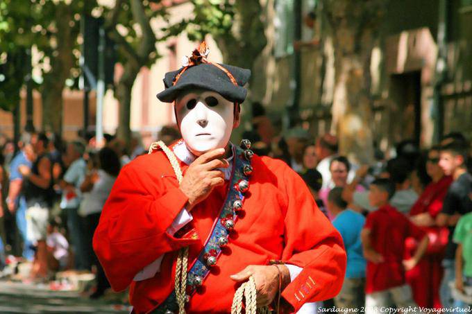 Nuoro, Festa del Redentore, Maschere Mamoiada dubbioso - Sardegna