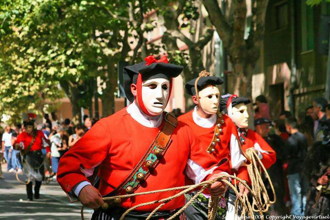 Nuoro, Festa del Redentore, Maschere Mamoiada Ricerca vittima - Sardegna