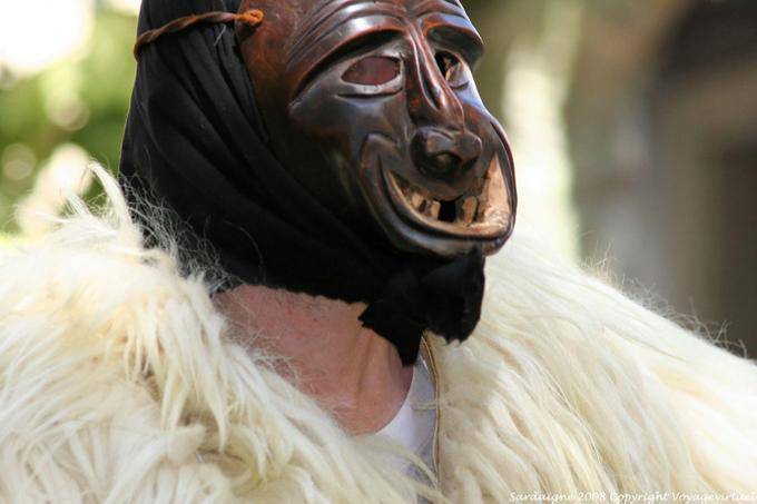 Nuoro, Festa del Redentore, sos Merdules Bezzos di Otzana, denti radi - Sardegna