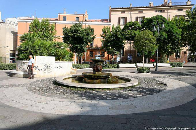 Fontana Nuoro in Piazza Vittorio Emanuele - Sardegna