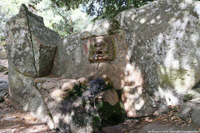 Nuoro Monte Ortobene, fontana - Sardegna