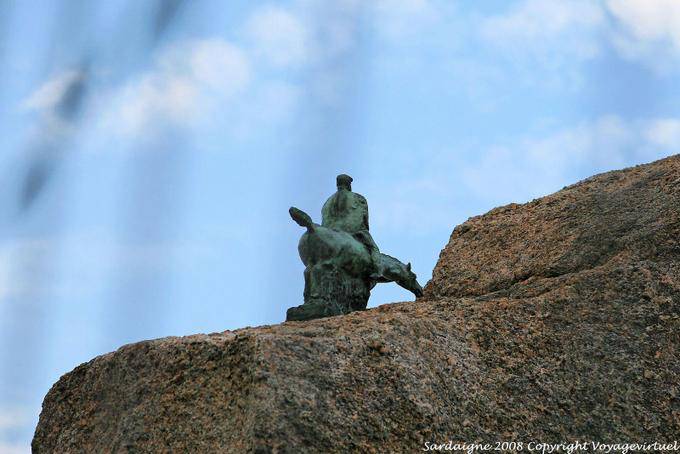 Bronzo cavallo, Nuoro, Sebastiano Satta piazza, scultura Constantino Nivola - Sardegna