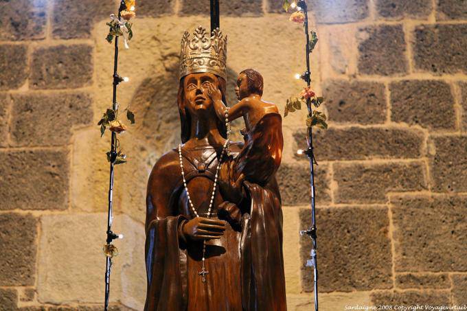 Basilica della Santissima Trinità di Saccargia, staue, le lacrime della Vergine - Sardegna
