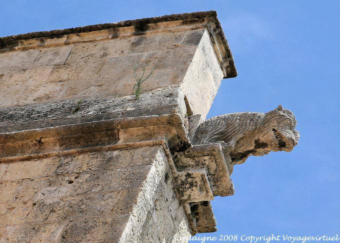 Sassari, la Cattedrale di San Nicola, un gargoyle mostro su un contrafforte - Sardegna