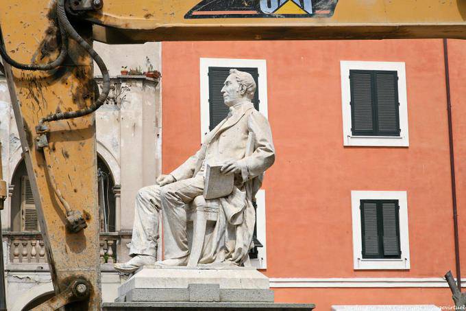 Sassari, la statua di Battisti, piazza Tola - Sardegna