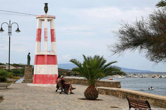 Stintino, la passeggiata sul lungomare - Sardegna