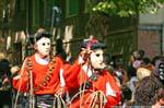 Nuoro, Festa del Redentore, Maschere di Mamoiada, afferra sempliciotto, Sardegna.