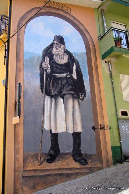 Fonni, il pastore in costumi d'epoca, il museo del Wall Street - Sardegna