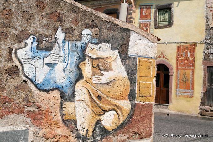 Tinnura, pitture murali ispirati Picasso - Sardegna