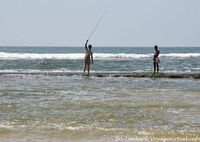 Pescatori in onde Beruwela - Ceylon Sri Lanka