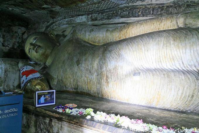 Non toccare buddha reclinig, Grotta del Re Divino, Raja Maha Dambulla - Ceylon Sri Lanka