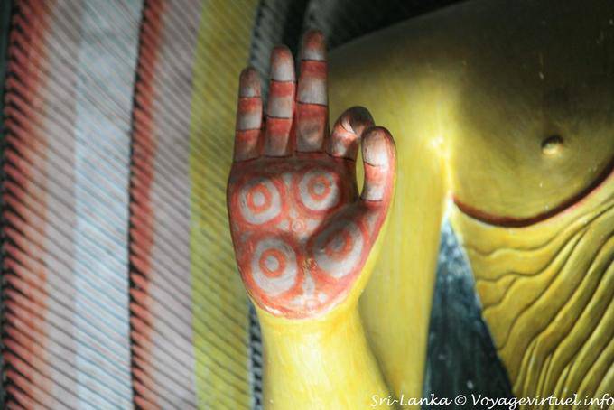 Dipinto a mano di Buddha in Dharmachakra-Mudra, Tempio d'oro, Dambulla - Ceylon Sri Lanka