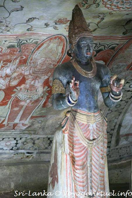 Statua di Vishnu, Dio blu, Maharajalena Cave Temple, Dambulla - Ceylon Sri Lanka