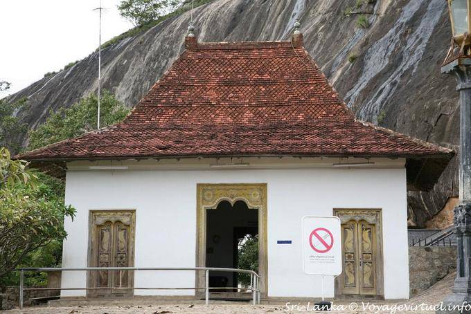 L'entrata Vahalkada al Tempio, Golden Rock Temple, Dambulla - Ceylon Sri Lanka