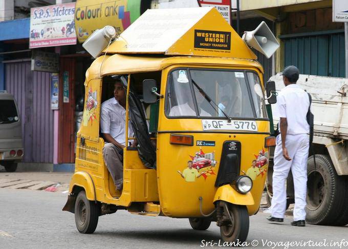 Scooter o giallo vespa basato tuktuk, Kandy - Ceylon Sri Lanka
