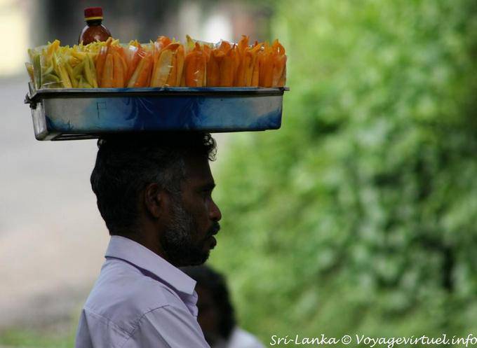Hawker stallo in testa con, Kandy - Ceylon Sri Lanka