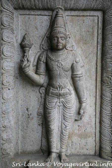 Rappresentazione di Vishnu con loto, Dalada Maligawa, Kandy - Ceylon Sri Lanka