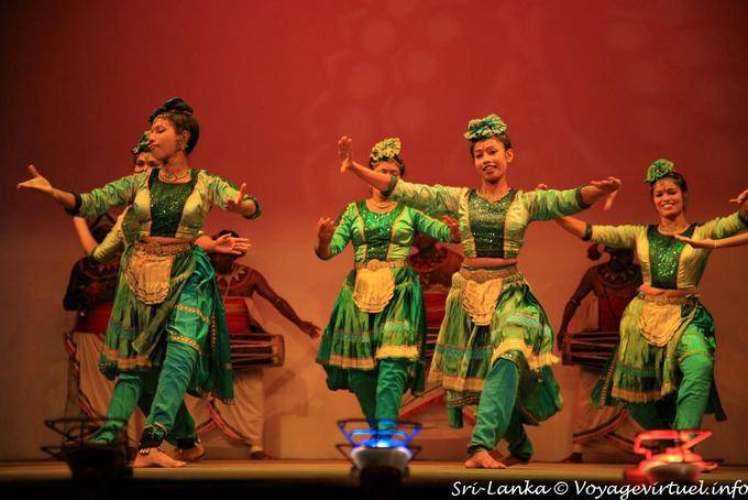 Kandienne spettacolo di danza popolare, Kandy - Ceylon Sri Lanka