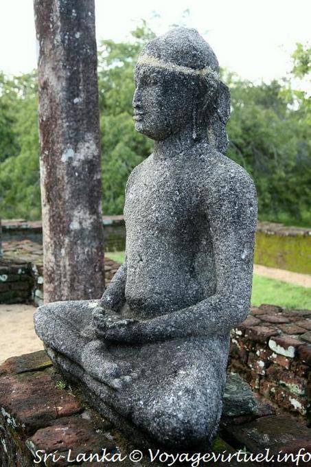 L'ex Mudra Buddha in meditazione, Medirigiriya - Ceylon Sri Lanka