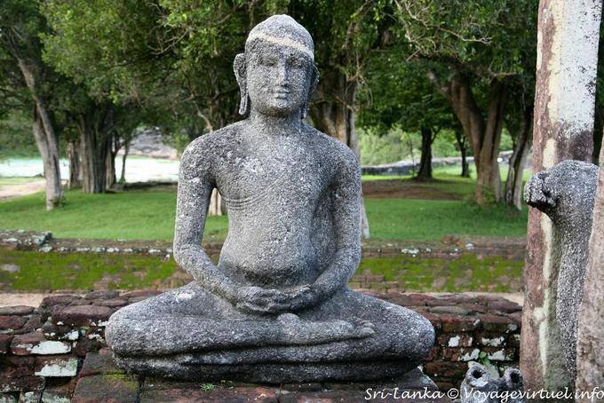 Medirigiriya, posizione del loto meditazione Buddha - Ceylon Sri Lanka