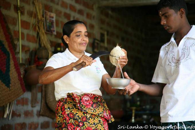 Noci tazza per bere il latte di cocco, Nalanda - Ceylon Sri Lanka