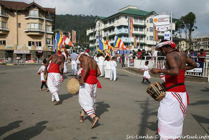 Batteristi durante una processione, Nuwara Eliya - Ceylon Sri Lanka