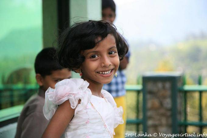 Ritratto di una ragazza dello Sri Lanka, Glenloch Fabbrica, Katukitula - Ceylon Sri Lanka