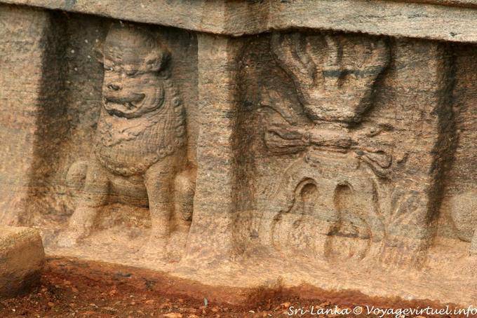 Leone basato sul sedile loto Buddha Vidyhadhara Guha, Gal Vihara, Polonnaruwa - Ceylon Sri Lanka