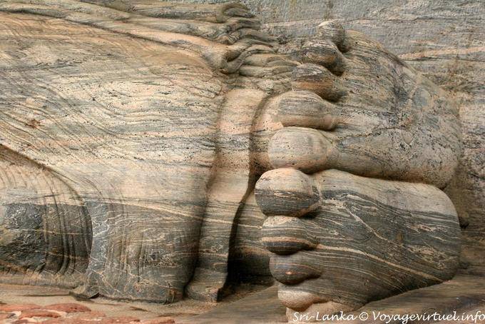 Sinistra piede posteriore nel Parinirvana del Buddha, Gal Vihara, Polonnaruwa - Ceylon Sri Lanka