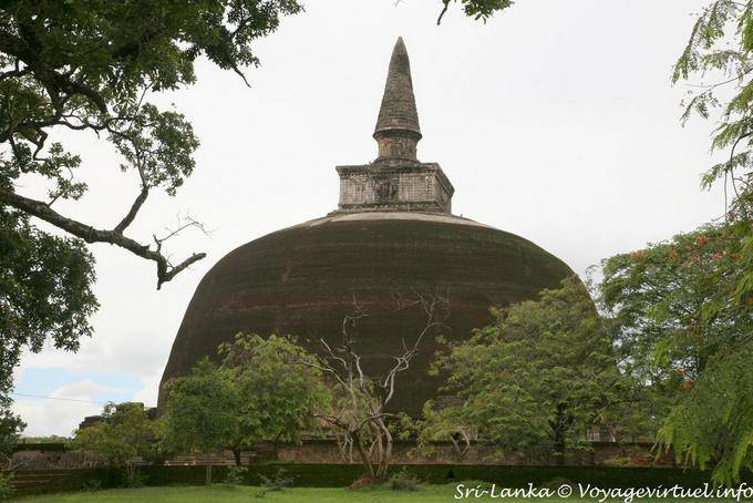 Rankot Vihara Stupa costruito da circa 1190 Nissanka Malla, Polonnaruwa - Ceylon Sri Lanka