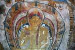 Buddha dipinto su un arco Pacchima Viharaya, Tempio d'oro, Dambulla, Ceylon Sri Lanka.