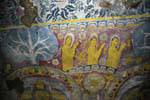 Pittura murale con l'albero ed Arhat Bikus, Secondo Nuovo Tempio, Dambulla, Ceylon Sri Lanka.