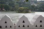 L'isolotto del lago di Kandy, Ceylon Sri Lanka.