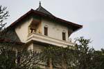 Casa con sculture di Leone sul balcone, Kandy, Ceylon Sri Lanka.