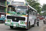 Prima di bus locale, Kandy, Ceylon Sri Lanka.