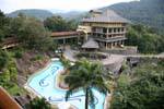 L'Earls Regency Hotel e la piscina, Kandy, Ceylon Sri Lanka.