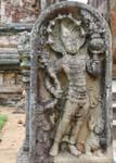 Scultura situato ai piedi di Lankatileke, Alahana Parivena, Polonnaruwa, Ceylon Sri Lanka.
