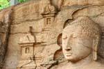 Buddha seduto con trono decorato, Gal Vihara, Polonnaruwa, Ceylon Sri Lanka.
