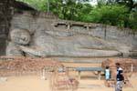 Sdraiato nella roccia scolpito Buddha, Gal Vihara, Polonnaruwa, Ceylon Sri Lanka.