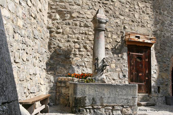Fontaine, Castello di Chillon - La Svizzera